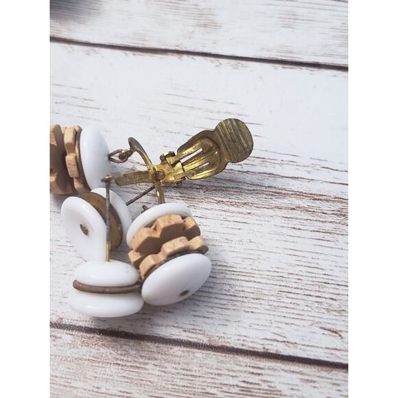 Vintage Clip On Earrings - White & Tan Statement Dangle - Picture 8 of 11